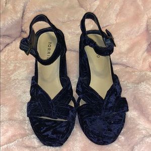 Blue velvet 70’s block heels